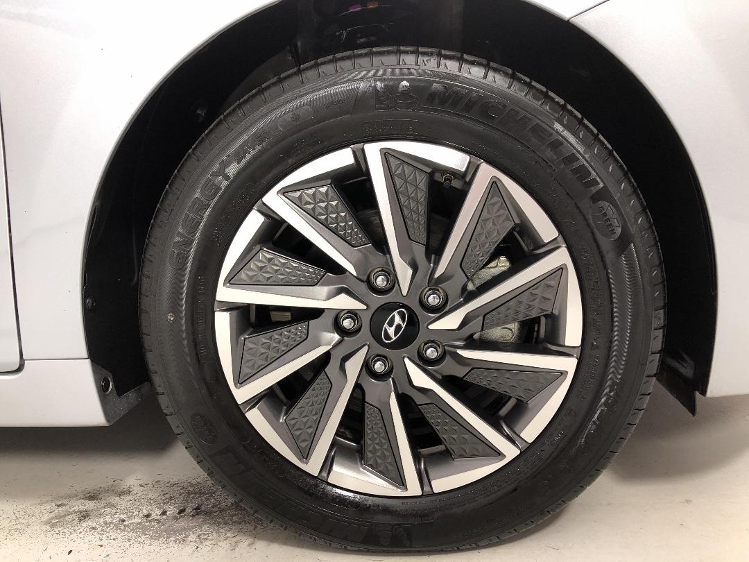 Photo '9' of Hyundai Ioniq