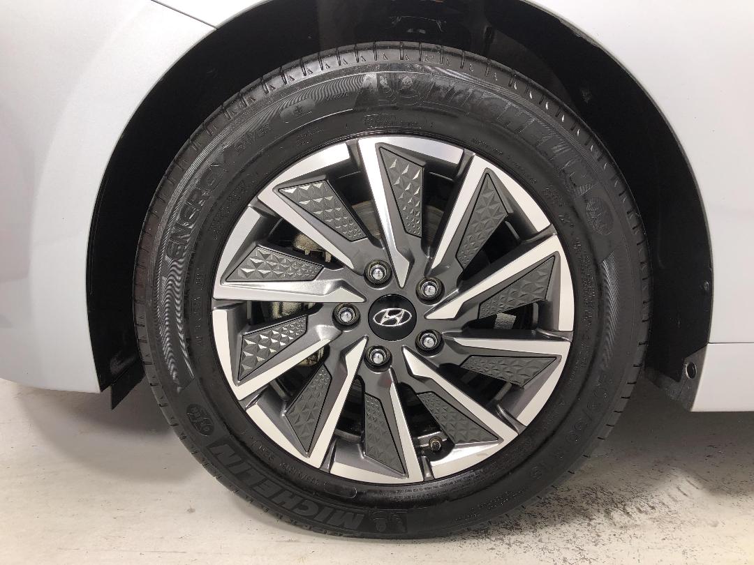 Photo '10' of Hyundai Ioniq