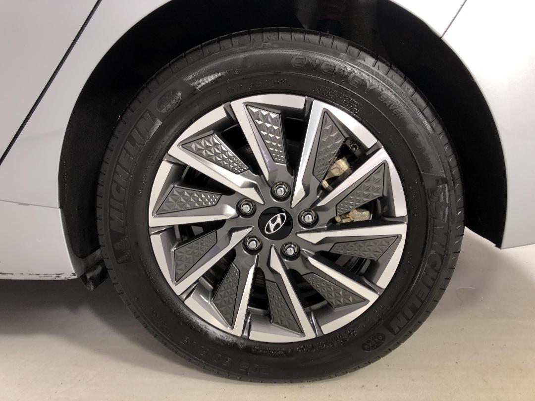 Photo '11' of Hyundai Ioniq