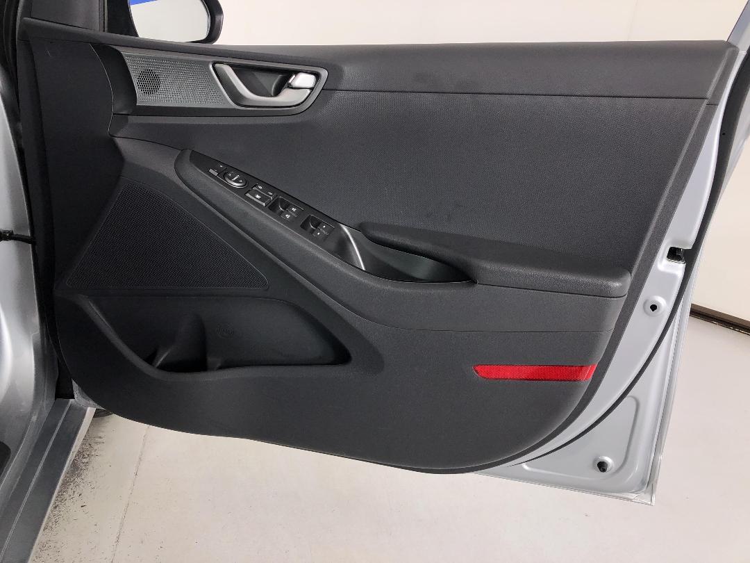 Photo '15' of Hyundai Ioniq