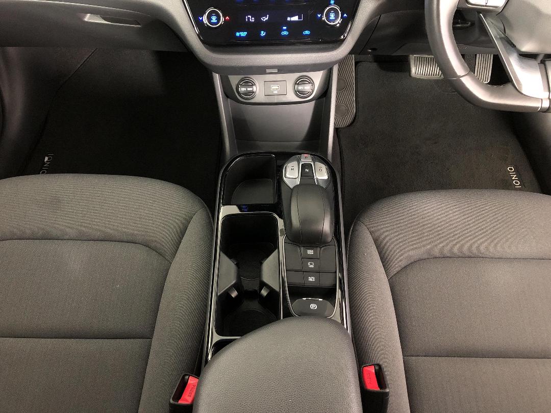 Photo '18' of Hyundai Ioniq