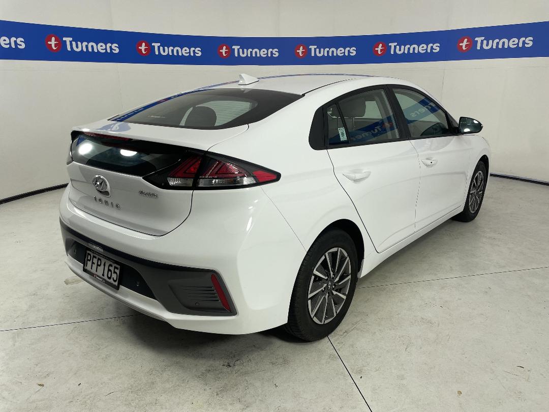 Photo '7' of Hyundai Ioniq Photo '7' of Hyundai Ioniq