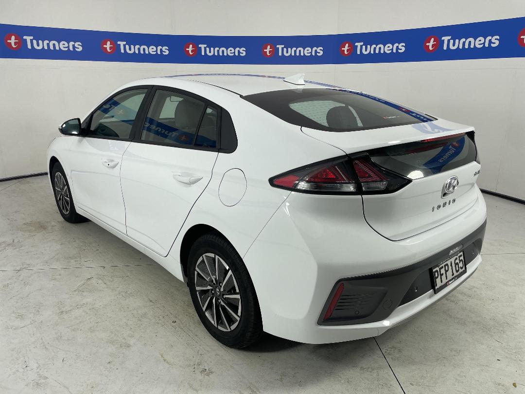 Photo '5' of Hyundai Ioniq Photo '5' of Hyundai Ioniq