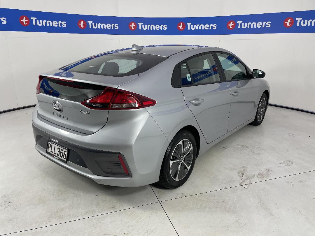 Photo '7' of Hyundai Ioniq Photo '7' of Hyundai Ioniq