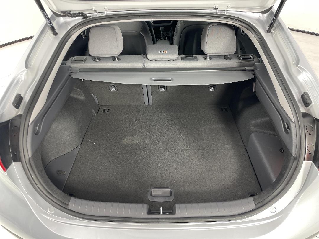 Photo '14' of Hyundai Ioniq Photo '14' of Hyundai Ioniq