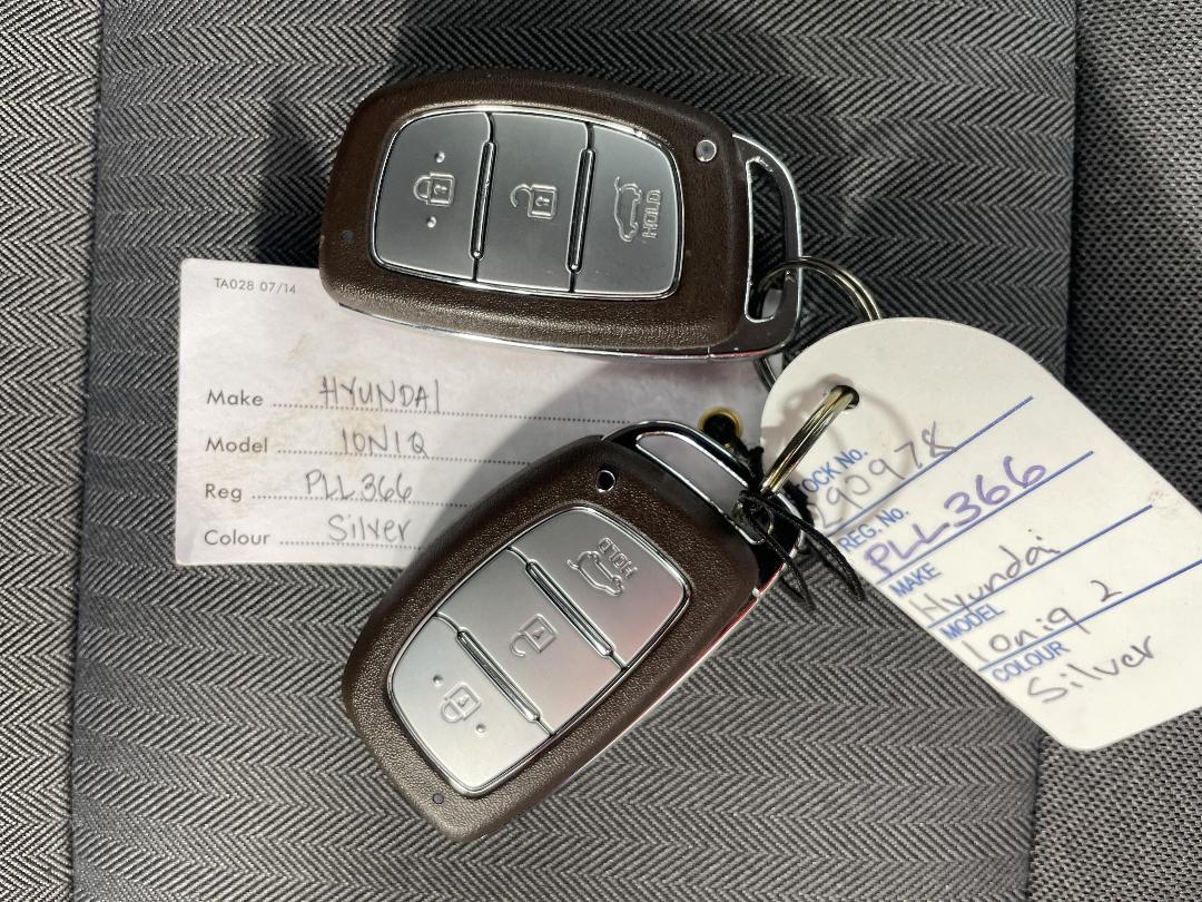 Photo '22' of Hyundai Ioniq Photo '22' of Hyundai Ioniq