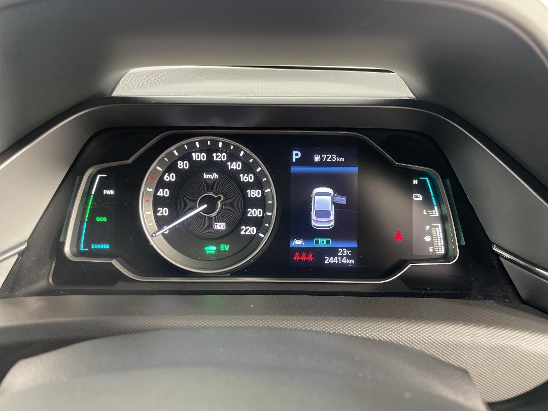 Photo '21' of Hyundai Ioniq Photo '21' of Hyundai Ioniq