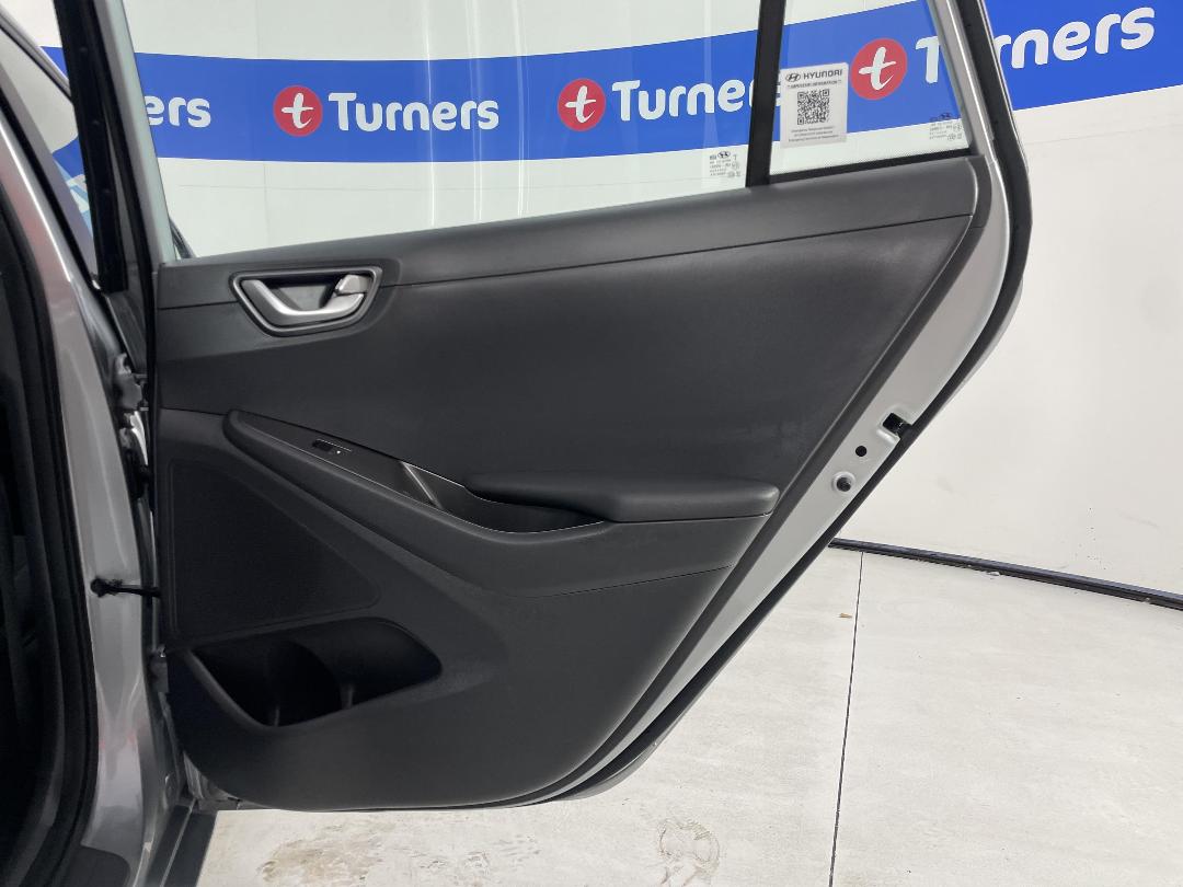 Photo '19' of Hyundai Ioniq Photo '19' of Hyundai Ioniq