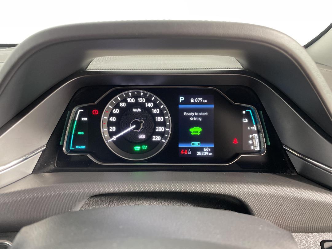 Photo '21' of Hyundai Ioniq Photo '21' of Hyundai Ioniq