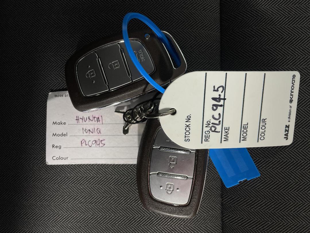 Photo '22' of Hyundai Ioniq Photo '22' of Hyundai Ioniq