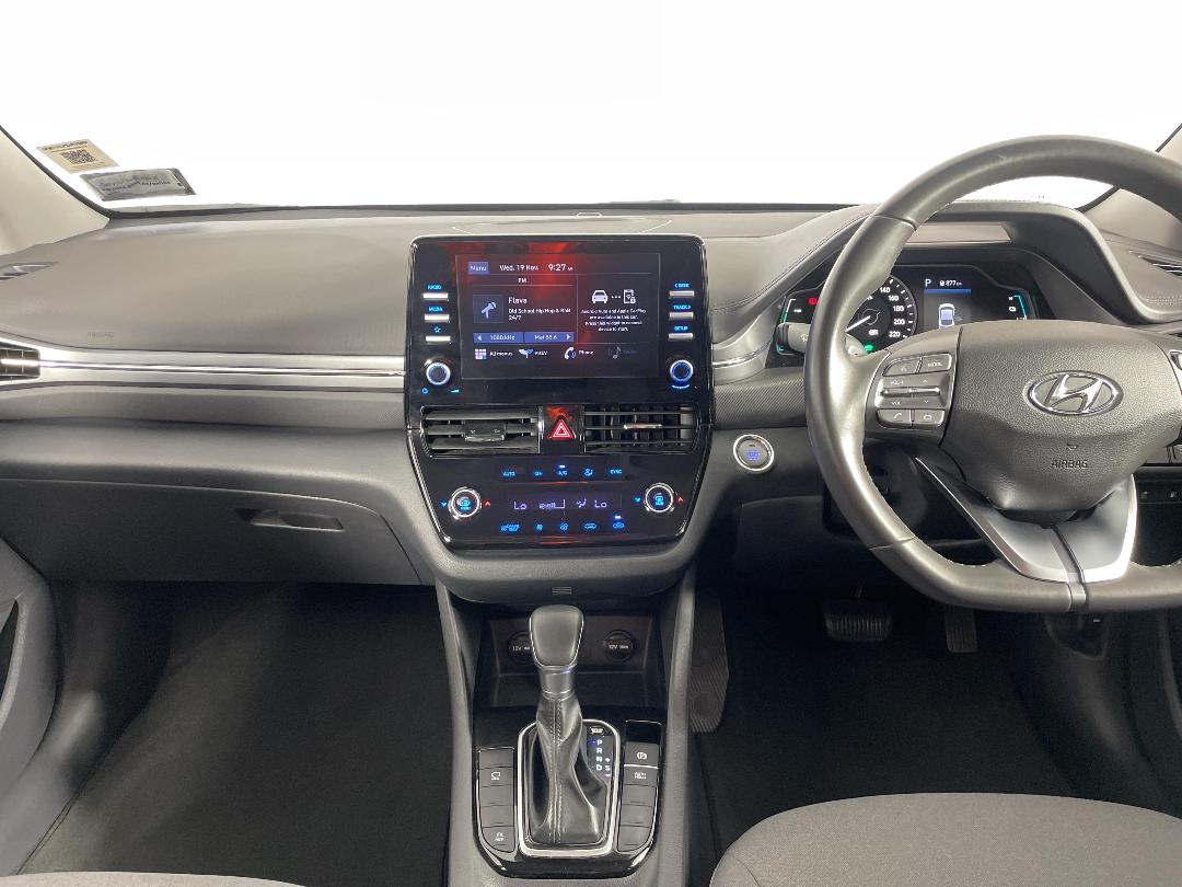 Photo '17' of Hyundai Ioniq Photo '17' of Hyundai Ioniq