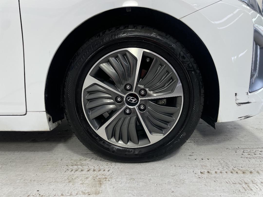 Photo '9' of Hyundai Ioniq Photo '9' of Hyundai Ioniq