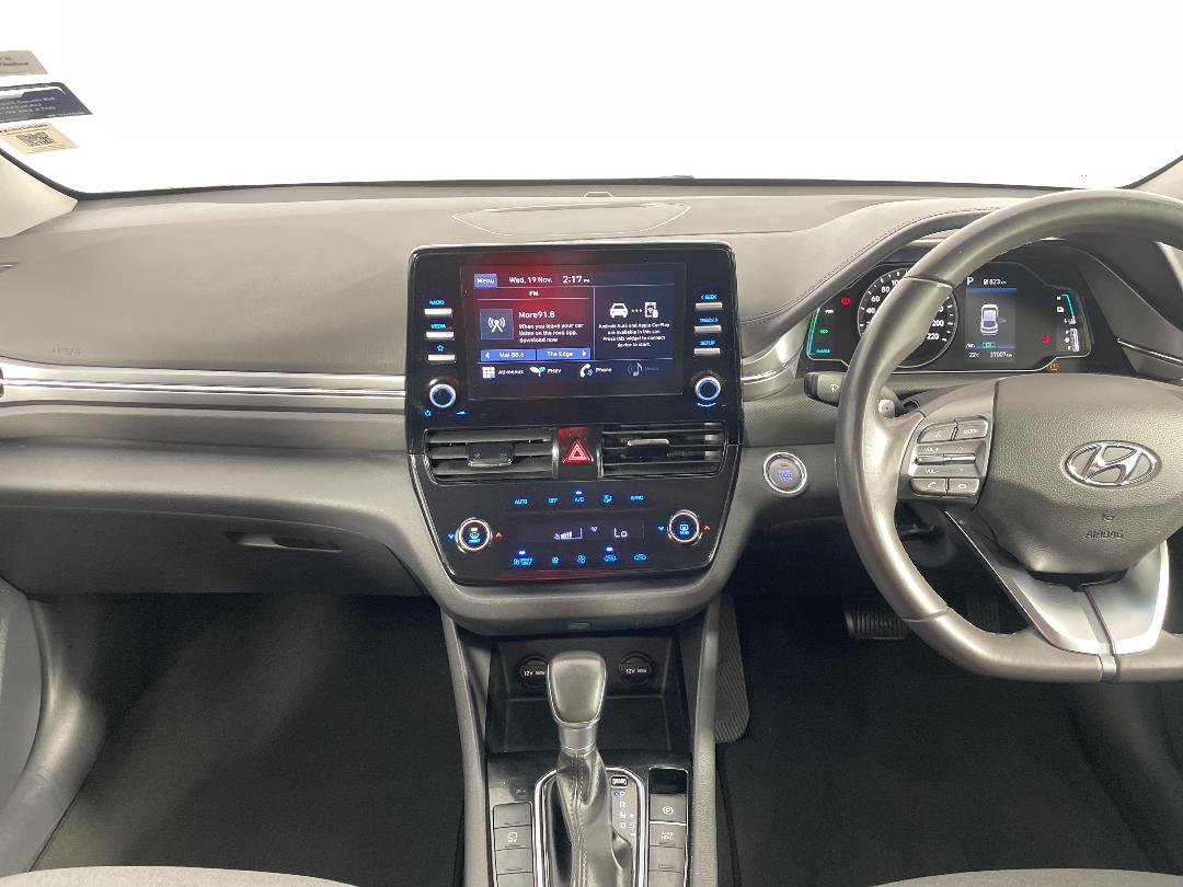 Photo '17' of Hyundai Ioniq Photo '17' of Hyundai Ioniq