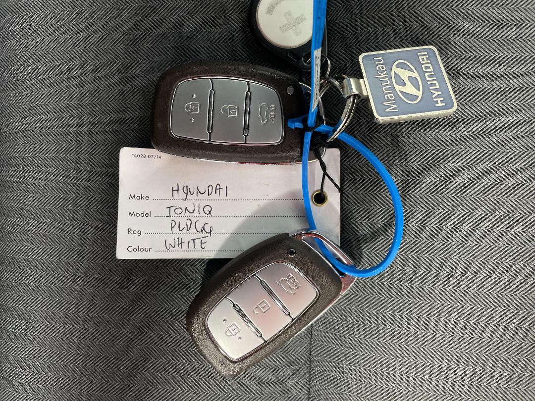 Photo '22' of Hyundai Ioniq Photo '22' of Hyundai Ioniq