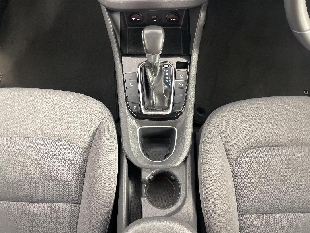 Photo '18' of Hyundai Ioniq Photo '18' of Hyundai Ioniq