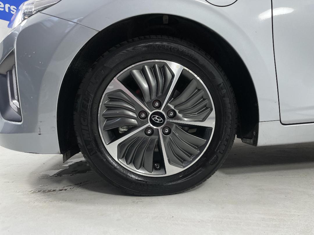 Photo '10' of Hyundai Ioniq