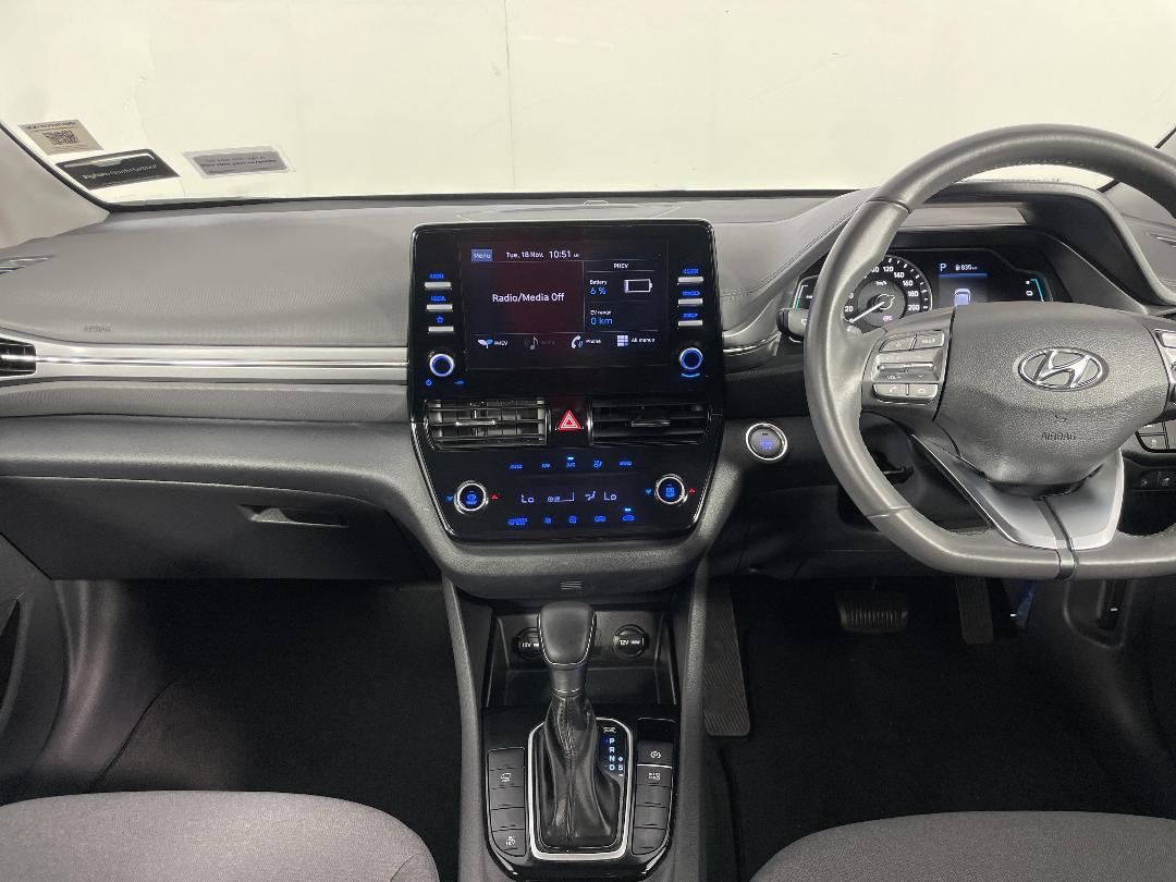 Photo '17' of Hyundai Ioniq