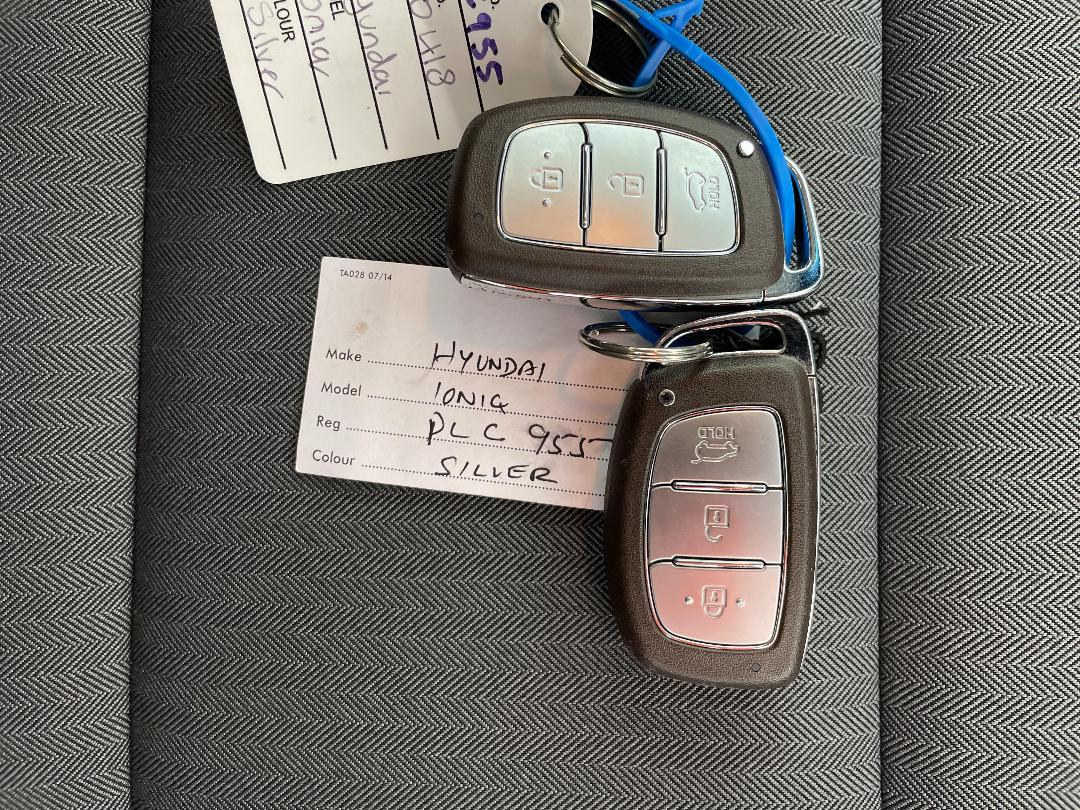 Photo '22' of Hyundai Ioniq