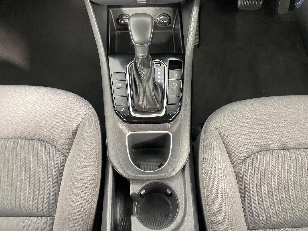 Photo '18' of Hyundai Ioniq