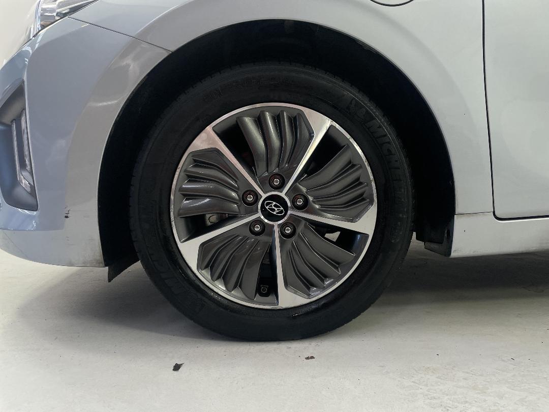 Photo '10' of Hyundai Ioniq