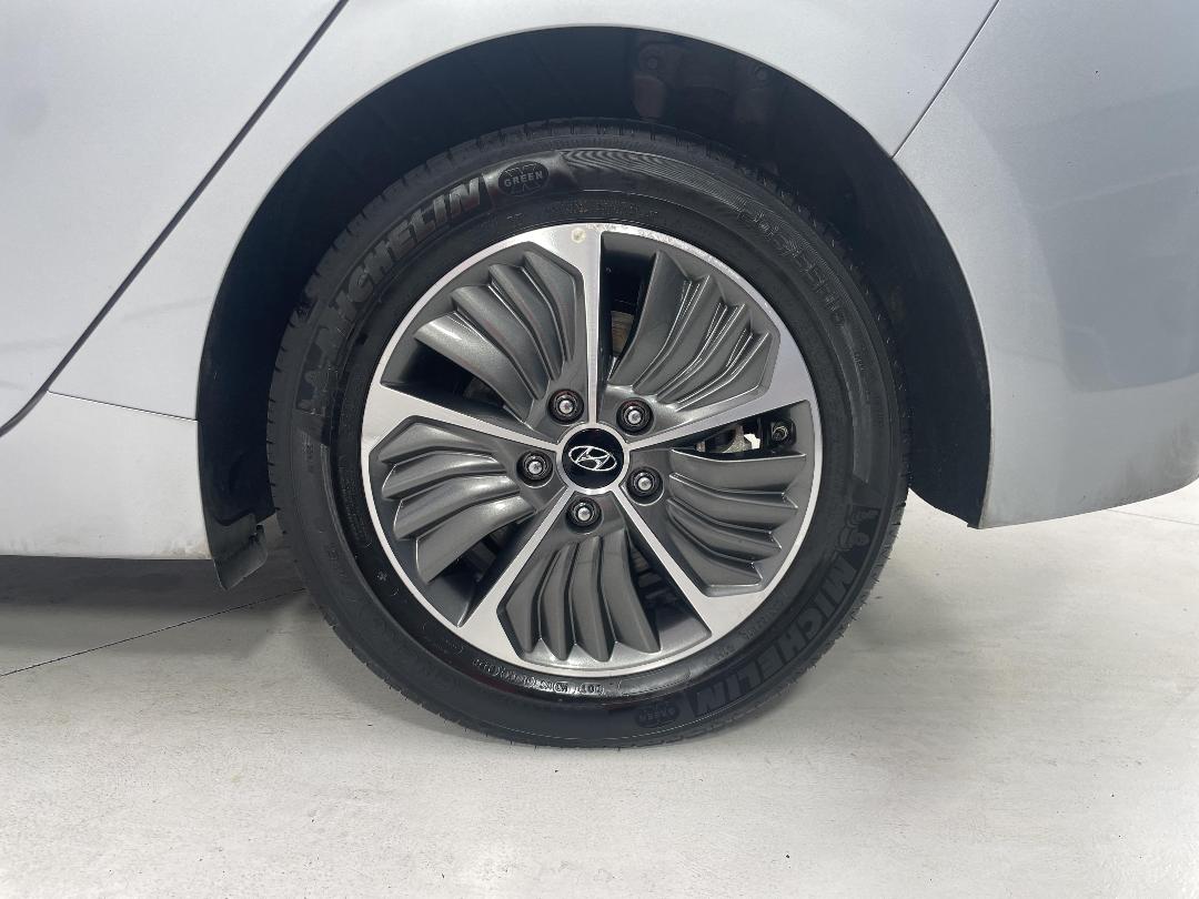 Photo '11' of Hyundai Ioniq