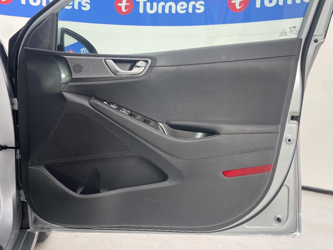 Photo '15' of Hyundai Ioniq