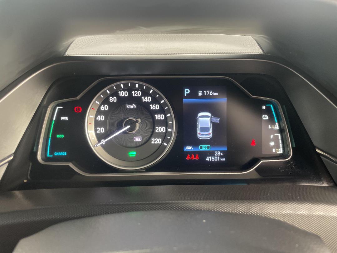 Photo '21' of Hyundai Ioniq