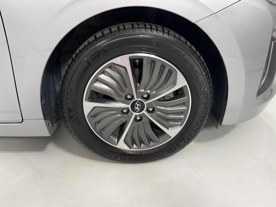 Photo '9' of Hyundai Ioniq Photo '9' of Hyundai Ioniq