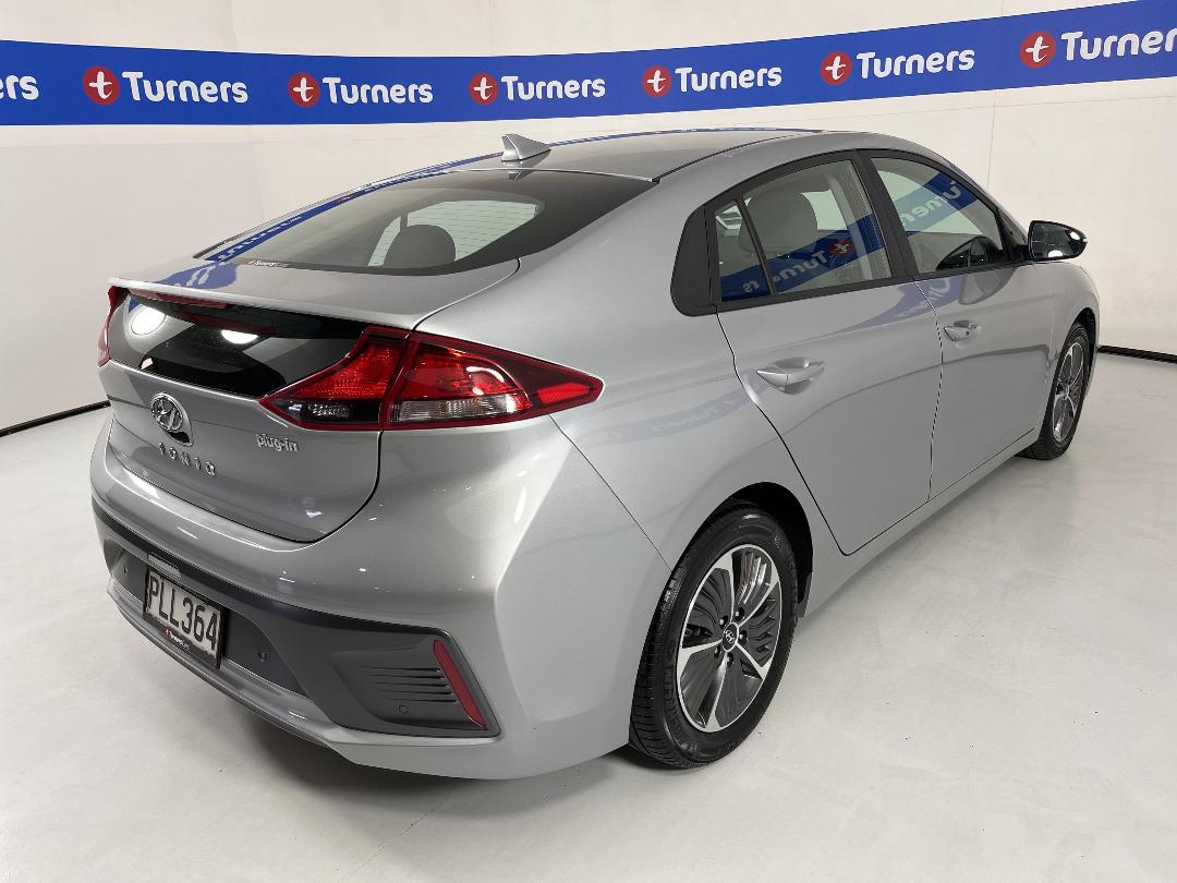 Photo '7' of Hyundai Ioniq Photo '7' of Hyundai Ioniq