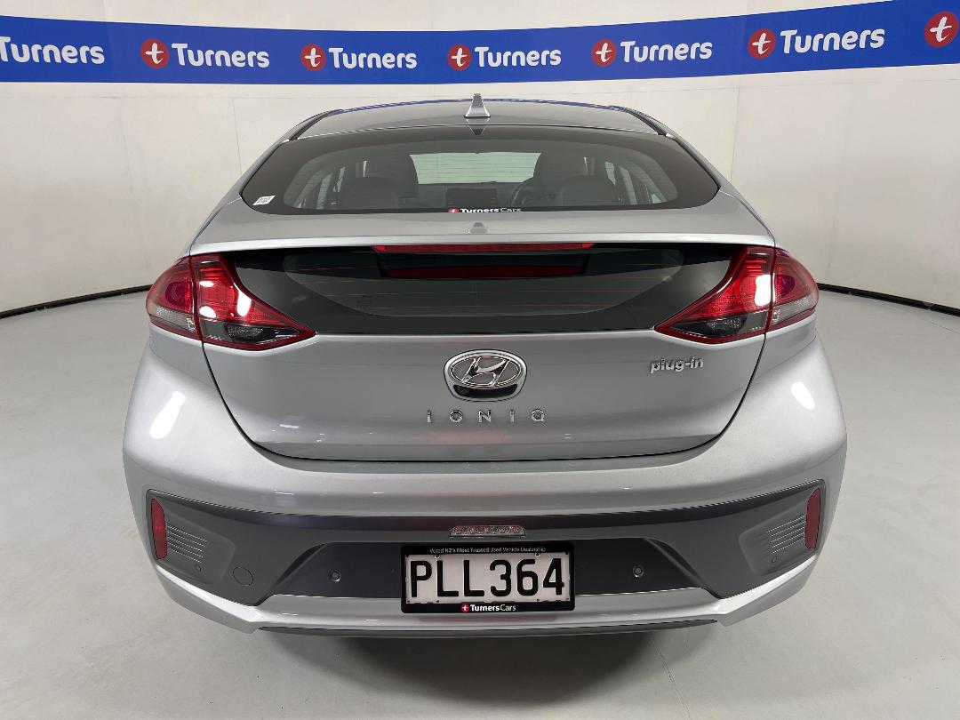 Photo '6' of Hyundai Ioniq Photo '6' of Hyundai Ioniq