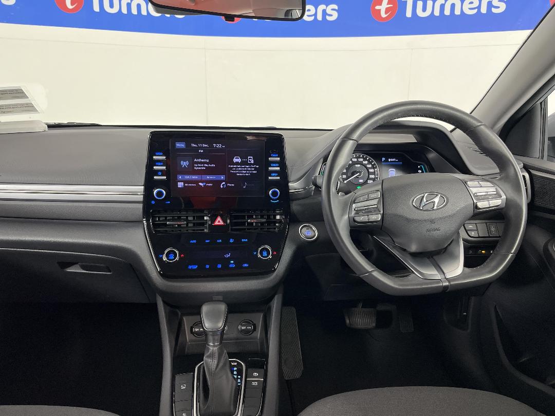 Photo '17' of Hyundai Ioniq Photo '17' of Hyundai Ioniq