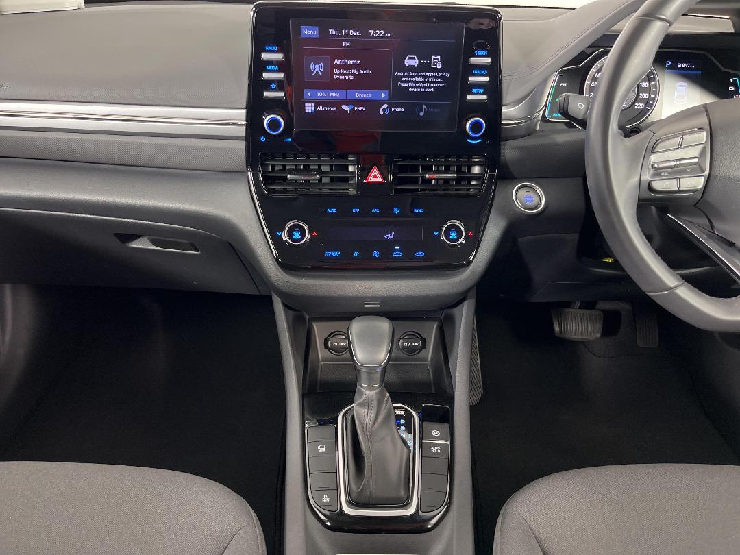 Photo '18' of Hyundai Ioniq Photo '18' of Hyundai Ioniq