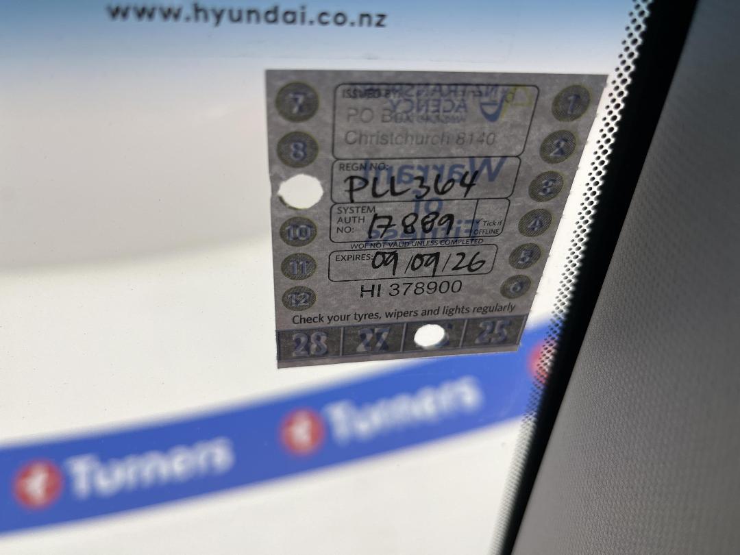 Photo '23' of Hyundai Ioniq Photo '23' of Hyundai Ioniq