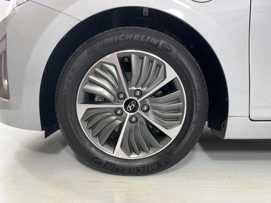 Photo '10' of Hyundai Ioniq