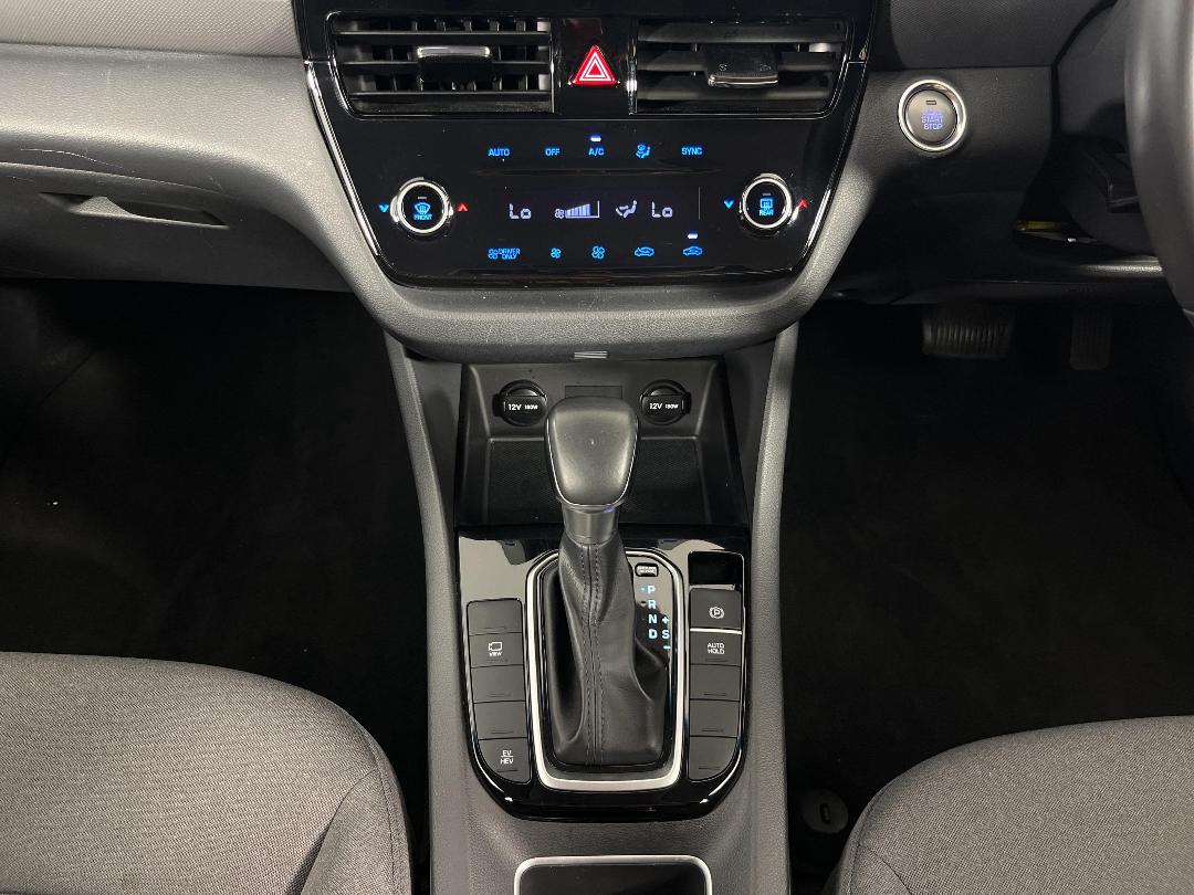 Photo '18' of Hyundai Ioniq
