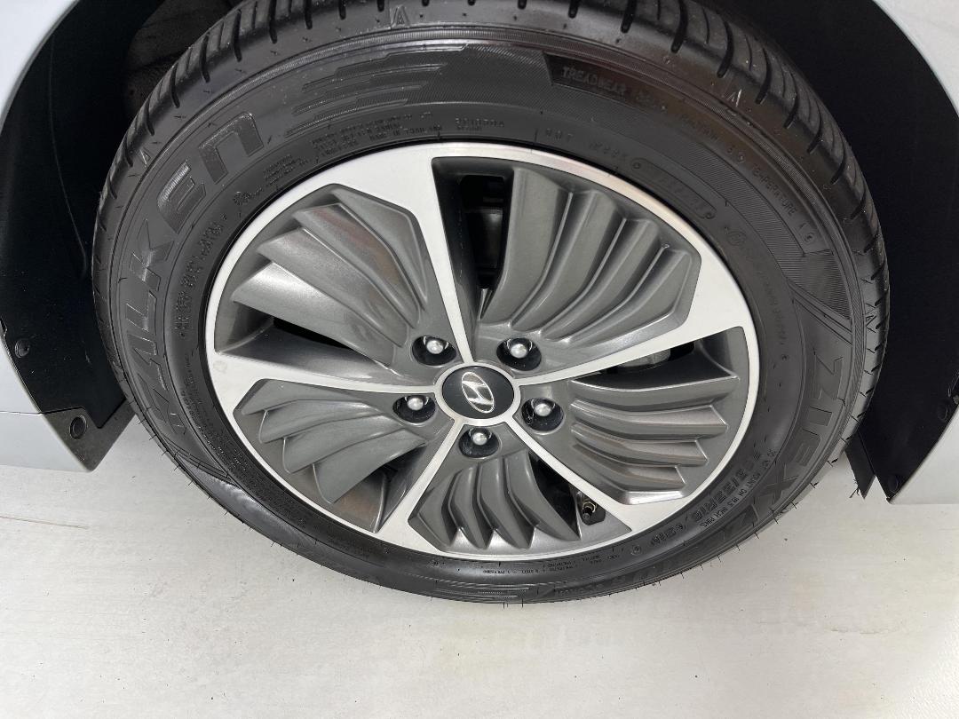 Photo '9' of Hyundai Ioniq