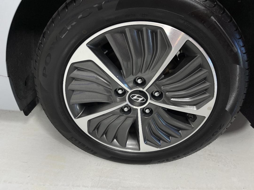 Photo '11' of Hyundai Ioniq