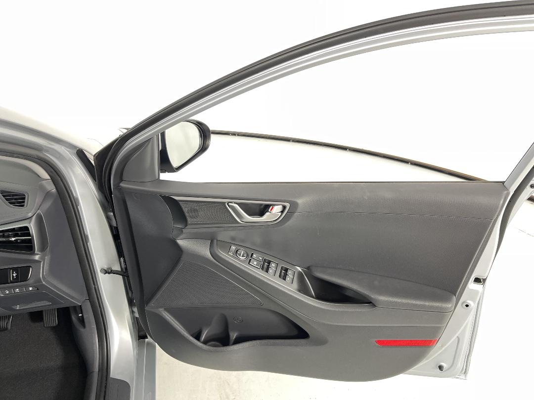 Photo '15' of Hyundai Ioniq