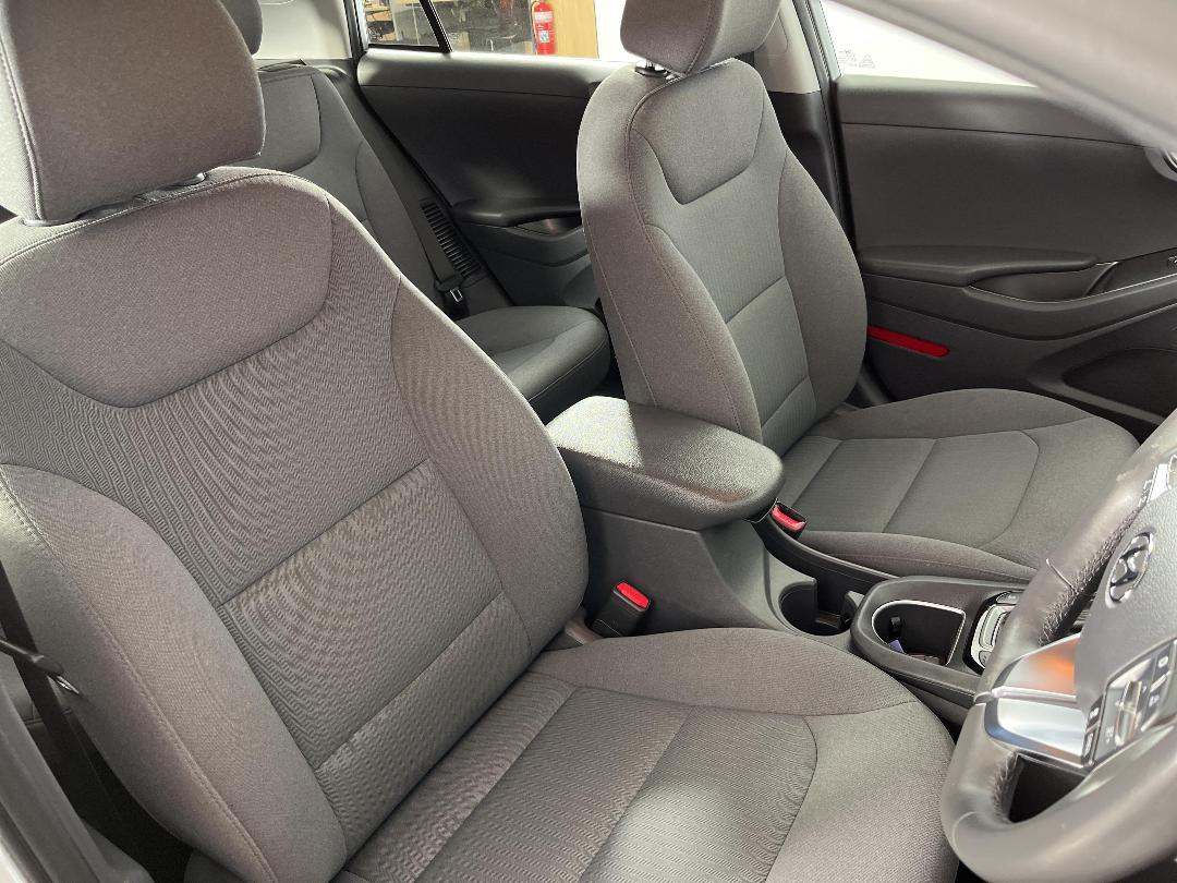 Photo '16' of Hyundai Ioniq