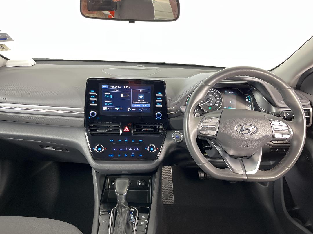 Photo '17' of Hyundai Ioniq