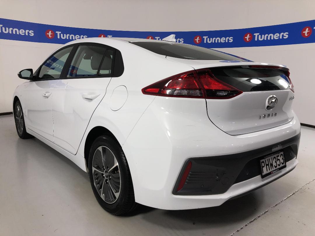 Photo '5' of Hyundai Ioniq Photo '5' of Hyundai Ioniq