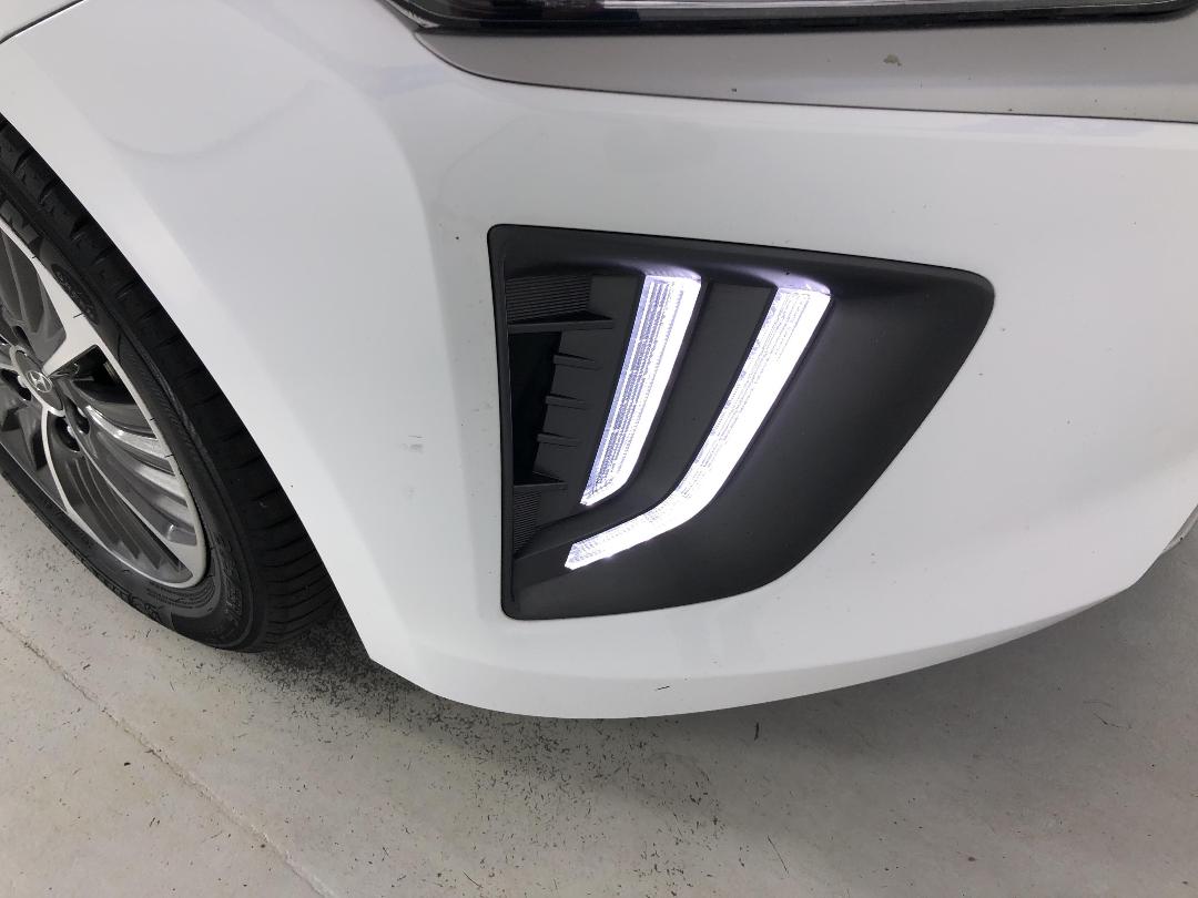 Photo '24' of Hyundai Ioniq Photo '24' of Hyundai Ioniq