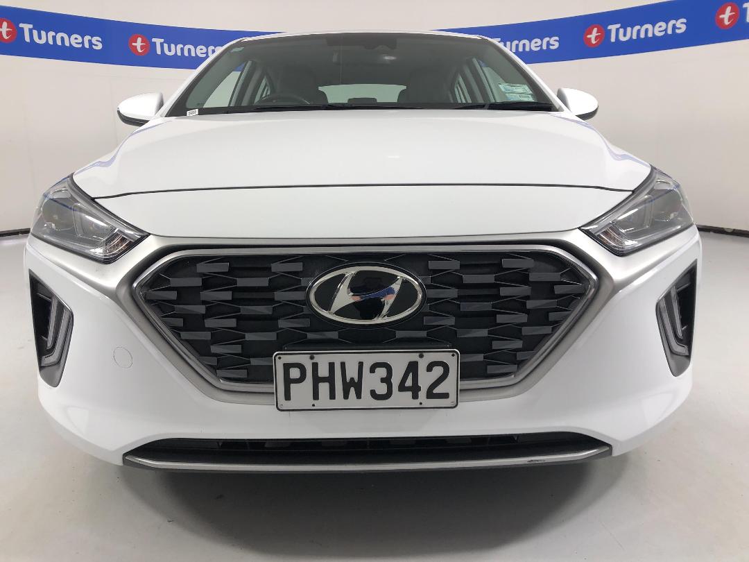Photo '2' of Hyundai Ioniq Photo '2' of Hyundai Ioniq