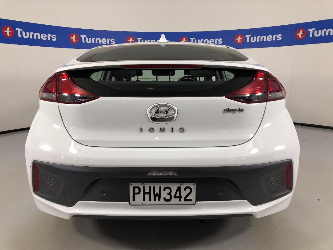 Photo '6' of Hyundai Ioniq Photo '6' of Hyundai Ioniq