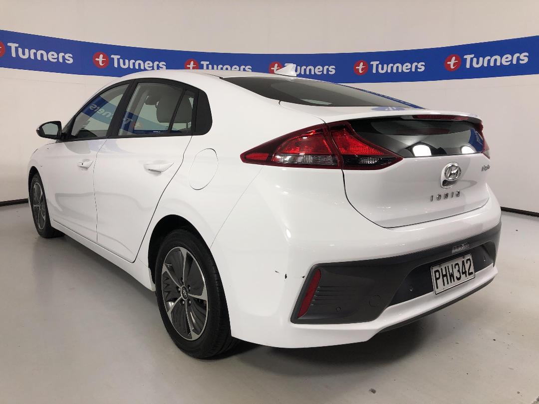 Photo '5' of Hyundai Ioniq Photo '5' of Hyundai Ioniq