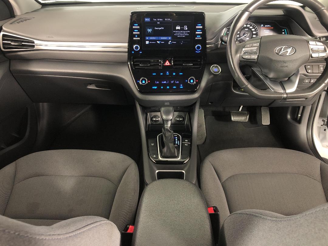 Photo '17' of Hyundai Ioniq Photo '17' of Hyundai Ioniq