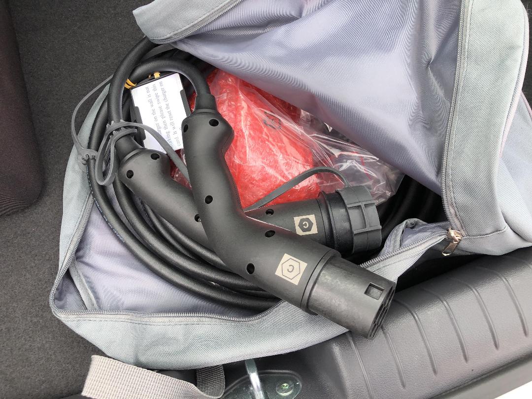 Photo '27' of Hyundai Ioniq Photo '27' of Hyundai Ioniq