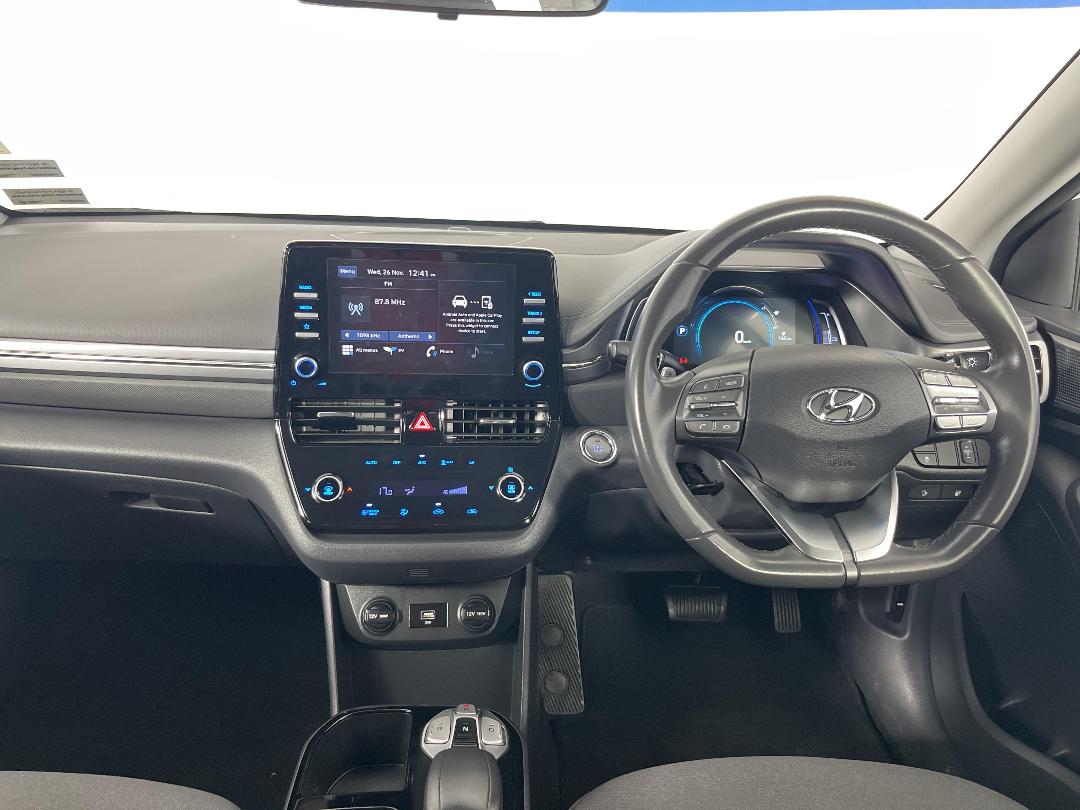 Photo '17' of Hyundai Ioniq Photo '17' of Hyundai Ioniq