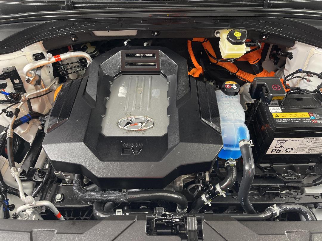 Photo '13' of Hyundai Ioniq Photo '13' of Hyundai Ioniq