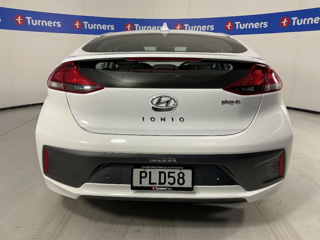 Photo '6' of Hyundai Ioniq Photo '6' of Hyundai Ioniq